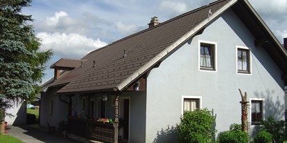 Pensionen - Wanderweg - Glashütten (Liebenau) - Ansicht - Zufahrt - Haus Linda