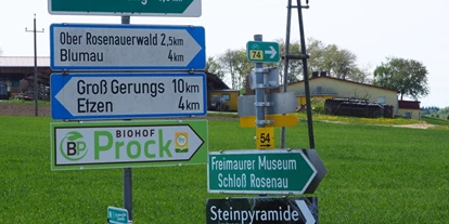 Pensionen - Kühlschrank - Kronberg (Altmelon) - Wegweiser zur Anfahrt: Ferienwohnung 1,8 km  - Ferienwohnung & Privatzimmer Wiesmüller