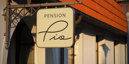Pensionen - Garage für Zweiräder - Niederösterreich - Haus Außen- bzw. Straßenansicht - Pension Pia