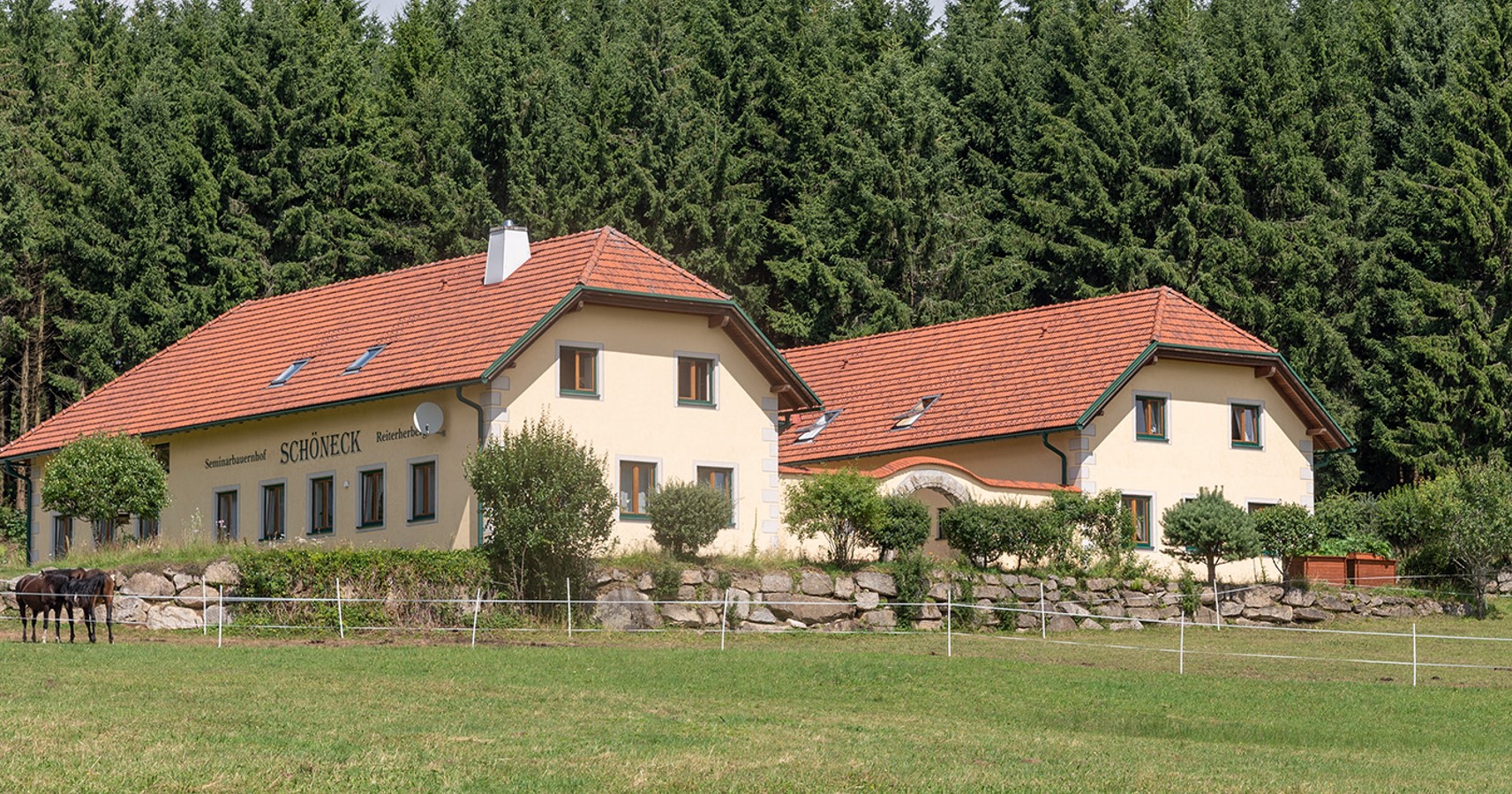 Frühstückspension - Außenansicht - Seminarbauernhof Schöneck