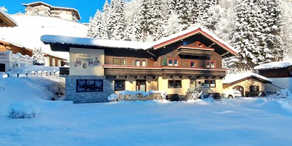 Pensionen - Garage für Zweiräder - Brixen im Thale - Winter - Apartments Salzburgerhof