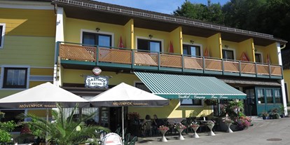 Pensionen - Frühstück: serviertes Frühstück - Emmersdorf an der Donau - Unser Gasthof mit Gastgarten und Donaublick. - Gasthof & Camping Krenn