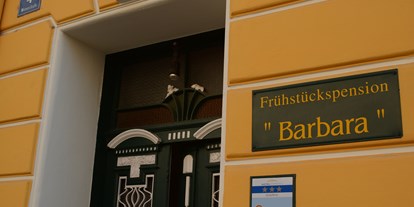 Pensionen - Frühstück: Frühstücksbuffet - Emmersdorf an der Donau - Frühstückspension Haus Barbara: Gepflegte Gastlichkeit in der Nibelungenstadt Pöchlarn. - Frühstückspension Haus Barbara