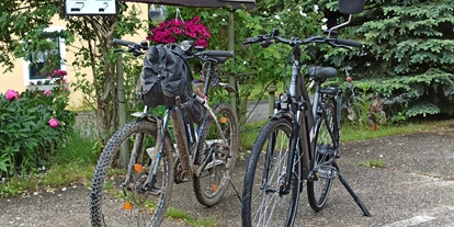 Pensionen - Garage für Zweiräder - Thalheim (Kapelln) - E-Bike laden möglich - Hof Rotherd 