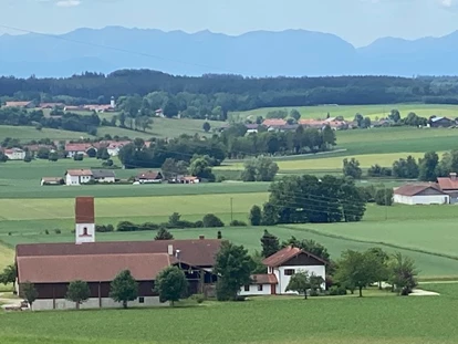 Pensionen - Art der Pension: Frühstückspension - Aßling - Blick in die Berge  aufgenommen vom Fuchsberg - Pension am Weberhof