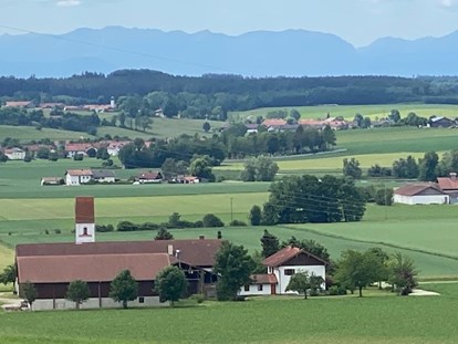 Pensionen - Frühstück: Frühstücksbuffet - Pastetten - Blick in die Berge  aufgenommen vom Fuchsberg - Pension am Weberhof