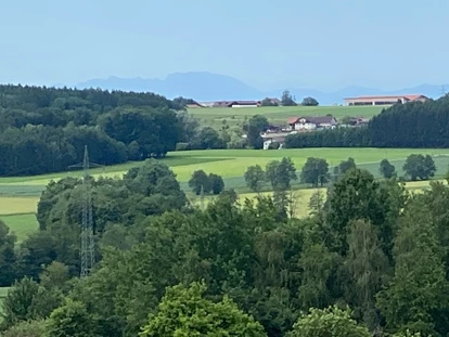 Pensionen - Frühstück: Frühstücksbuffet - Anzing (Landkreis Ebersberg) - Blick in die Berge ,Landschaftsimpression - Pension am Weberhof