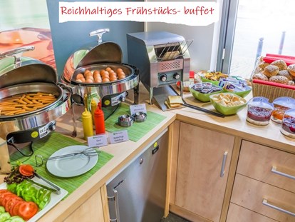 Pensionen - Umgebungsschwerpunkt: See - unser Frühstücksbuffet - Pension am Weberhof