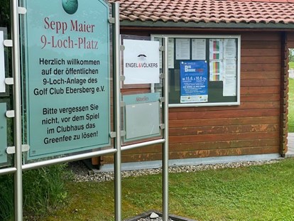 Pensionen - Wanderweg - Bruckmühl (Landkreis Rosenheim) - Der Sepp-Maier-Platz - Pension am Weberhof