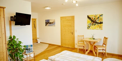 Pensionen - Umgebungsschwerpunkt: am Land - Völlerndorf - Zimmer Leimer im Erdgeschoß, barrierefrei - Schmankerl und Gast Familie Heiderer