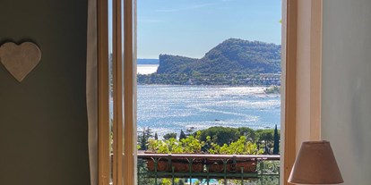 Pensionen - weitere Verpflegungsmöglichkeiten: Nachmittagskaffee - Trentino-Südtirol - Balkons...mit Blick auf den See  - Villa Schindler