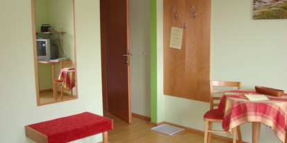 Pensionen - Oberndorf (Artstetten-Pöbring) - Komfortdoppelzimmer "Weinbergblick" mit Balkon - Gästehaus Weinbergblick