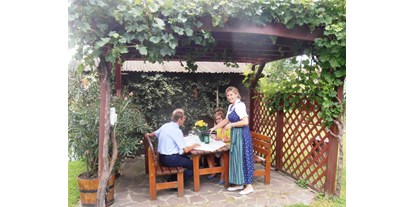 Pensionen - Frühstück: Frühstücksbuffet - Hasling (Artstetten-Pöbring) - Gartenlaube - Gästehaus Punz