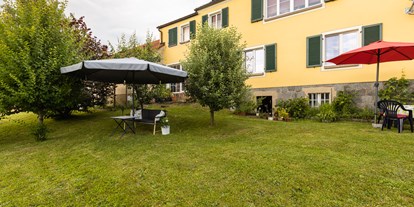 Pensionen - weitere Verpflegungsmöglichkeiten: Nachmittagskaffee - Burkau - Sitzplätze im Garten - Genesungsort Landhaus Dammert
