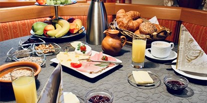 Pensionen - Frühstück: serviertes Frühstück - Bad Reichenhall - Sulzauhof ****