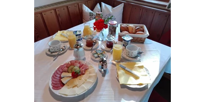 Pensionen - Terrasse - Ladau - FRÜHSTÜCK - HOCHDÜRRNBERG Bed and Breakfast