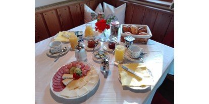Pensionen - Frühstück: serviertes Frühstück - Thalgauberg - FRÜHSTÜCK - HOCHDÜRRNBERG Bed and Breakfast
