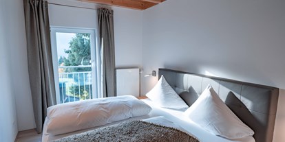 Pensionen - Umgebungsschwerpunkt: See - Nesselwängle - Schlafzimmer Ferienwohnung Sorgschrofen - Am Hof Jungholz