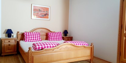 Pensionen - Radweg - Schlafzimmer 1
1,80 m großes Doppelbett - Casa Zara