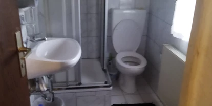 Pensionen - Deutschland - WC Dusche und pisivar von Apartment Wohnung  - Privat Zimmer Würzburg 