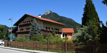 Pensionen - Umgebungsschwerpunkt: Berg - Rußbach - Pension Salzburger Hof mit Schober im Hintergrund - Pension Salzburger Hof