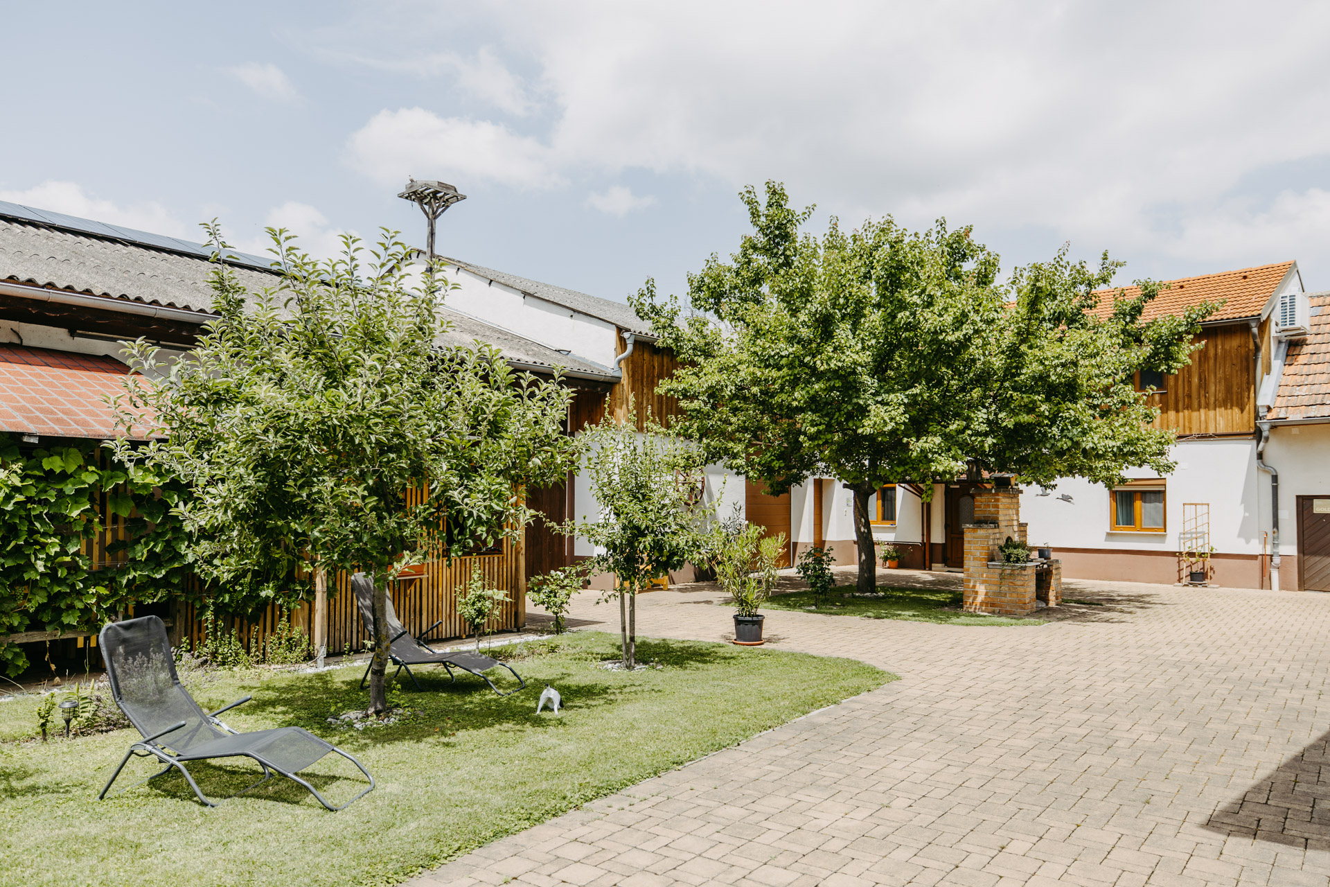 Frühstückspension - Garten Innenhof - Dorfzeit Fleischhacker