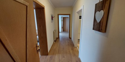 Pensionen - Garten - Ramsau (Bad Goisern am Hallstättersee) - Eingang App. Diana - Appartements Zauchenseeblick