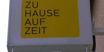Pensionen - Hunde: erlaubt - Simmering - Pension "Zu Hause auf Zeit GmbH" + 5 Wohnungen + 1 Haus mit 5 Doppelzimmer