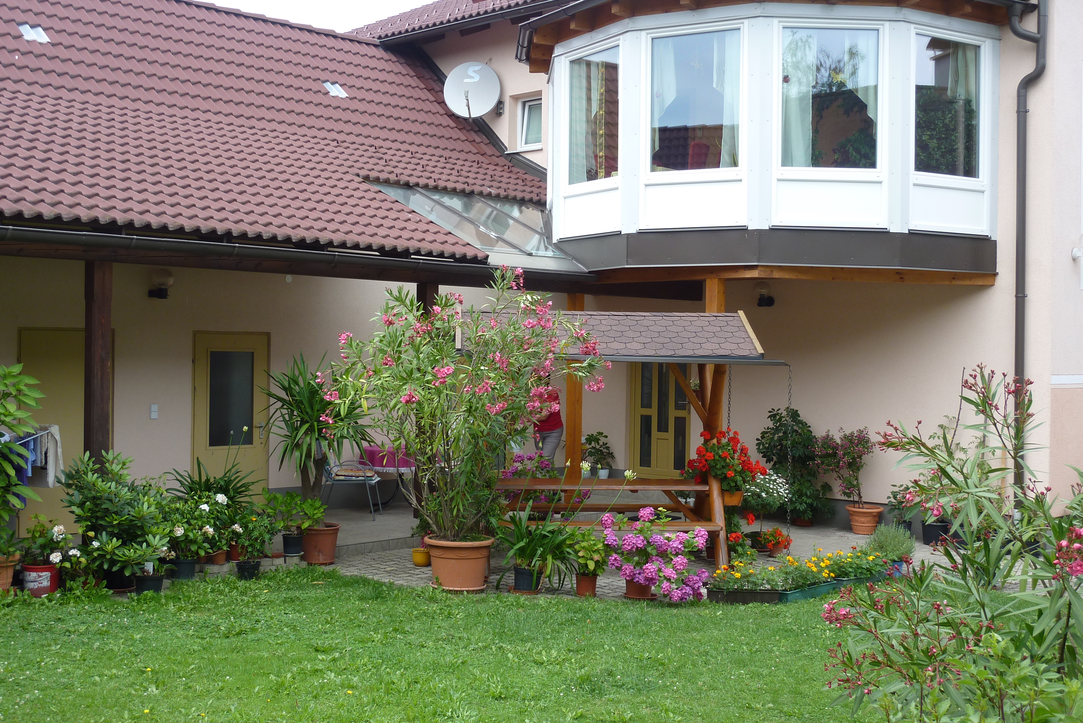 Frühstückspension - Privatzimmer oder Ferienwohnung im schönen Blumenhof - Gertis Blumenhof 