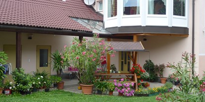 Pensionen - Umgebungsschwerpunkt: Therme - Niederösterreich - Privatzimmer oder Ferienwohnung im schönen Blumenhof - Gertis Blumenhof 