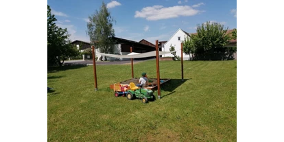 Pensionen - Frühstück: Frühstücksbuffet - Großnondorf (Guntersdorf) - unser Garten mit Spielplatz - Wohlfühlhof Bachzelt