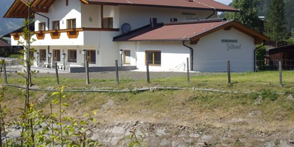 Pensionen - Art der Pension: Privatzimmervermietung - Tirol - nebenan, fließt ein Bach, der perfekte Ort für einen ruhigen Urlaub - Ferienhaus Zillertal