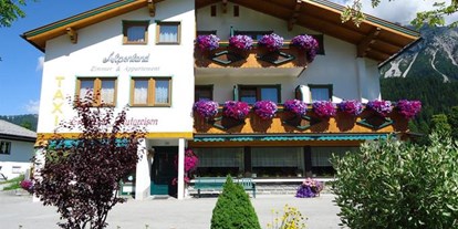 Pensionen - Kühlschrank - Obertraun - Haus Alpenland