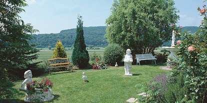Pensionen - Radweg - Wartmannsroth - Garten mit sonniger Liegewiese - Höchemer´s Feriendomizil