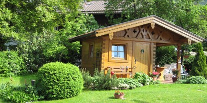 Pensionen - Langlaufloipe - Bayern - Unser Gartenhaus mit Grillplatz - Demelhof