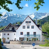 Pensionen: Hausansicht - Hotel Garni Alpengruß