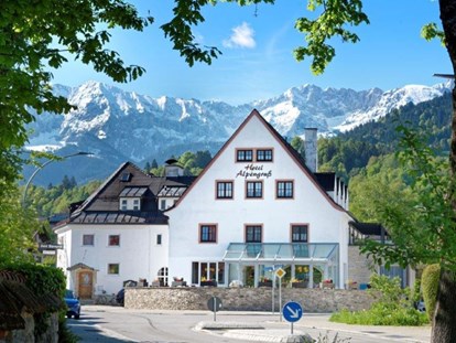 Pensionen - Umgebungsschwerpunkt: See - Hausansicht - Hotel Garni Alpengruß