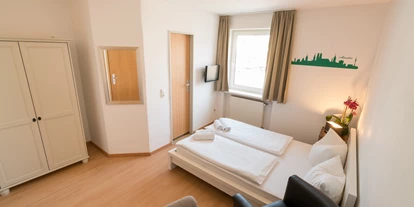 Pensionen - Umgebungsschwerpunkt: Stadt - Anzing (Landkreis Ebersberg) - Doppelzimmer in der Verdistr. 131 - guenstigschlafen24.de ... die günstige Alternative zum Hotel