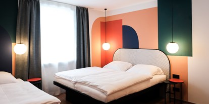Pensionen - Art der Pension: Hotel Garni - Deisenhofen bei München - Dreibettzimmer mit eigenem Bad - The Dot