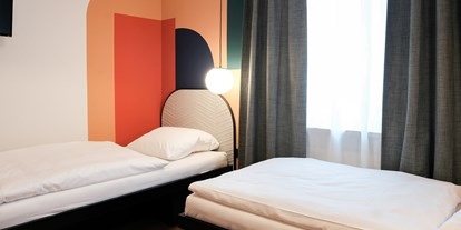 Pensionen - Art der Pension: Hotel Garni - Deutschland - Zweibettzimmer mit eigenem Bad - The Dot