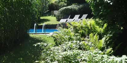 Pensionen - Wanderweg - Bayrischzell - Garten mit Pool - Gästehaus Ehrlich