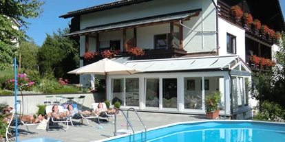 Pensionen - Terrasse - Auerbach (Landkreis Deggendorf) - Solarbeheizter Pool - Ferienpension, Ferienwohnungen, Fremuth