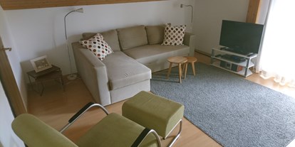Pensionen - Umgebungsschwerpunkt: See - Großgmain - Wohnzimmer Apartment - Pension Bergblick