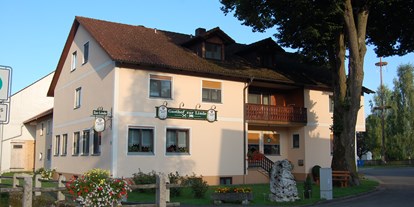 Pensionen - Sauna - Markt Berolzheim - West-Ansicht unseres Gasthofes - Gasthof Zur Linde
