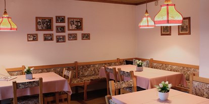 Pensionen - Frühstück: serviertes Frühstück - Elbigenalp - Haus Helga