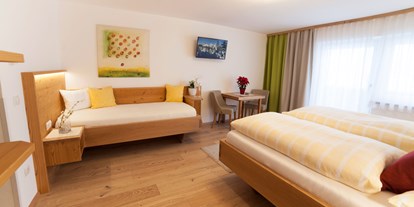 Pensionen - Kühlschrank - Aich (Aich) - Dreibettzimmer mit Balkon - B&B Landhaus Vierthaler
