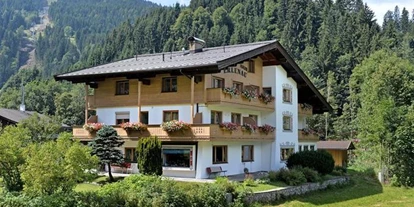 Pensionen - Garten - Aurach bei Kitzbühel - Pension Erlenau