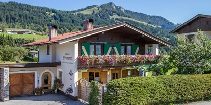 Pensionen - Kössen - Gästehaus Neumayer alpine**sports**appartements, Hausansicht von Süden - Sommeransicht! - Gästehaus Neumayer
