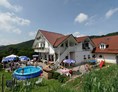 Frühstückspension: Pool mit Biergarten - Landpension & Gasthaus Monika