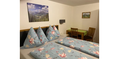 Pensionen - Parkplatz: kostenlos bei der Pension - Hallstatt - Schlafzimmer Dachstein - Haus Schlossbichl